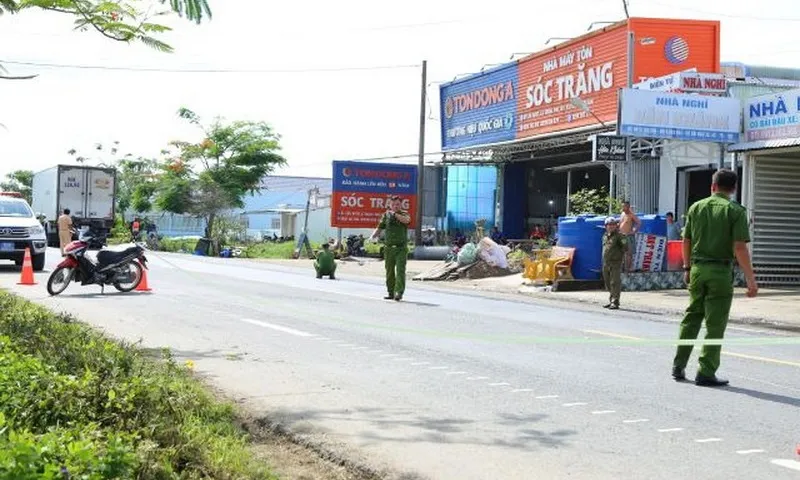 Va chạm với xe chở tôn, một thanh niên tử vong tại Sóc Trăng