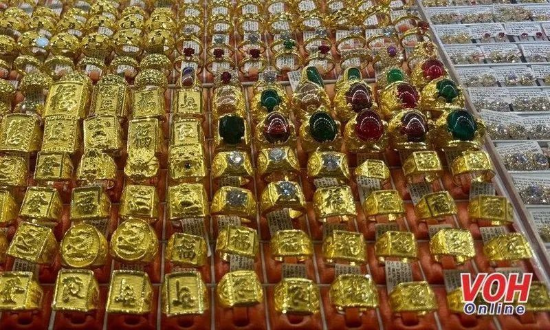Vàng thế giới vượt 3.430 USD/ounce, trong nước tiến sát 120 triệu đồng/lượng