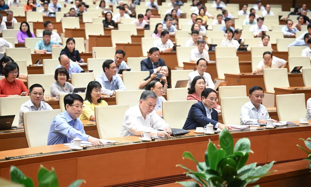 Quốc hội thông qua nghị quyết sửa đổi Hiến pháp, chính thức bỏ cấp huyện 