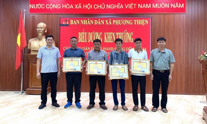 Hà Giang: Biểu dương 5 công dân dũng cảm cứu sống cháu bé đuối nước 