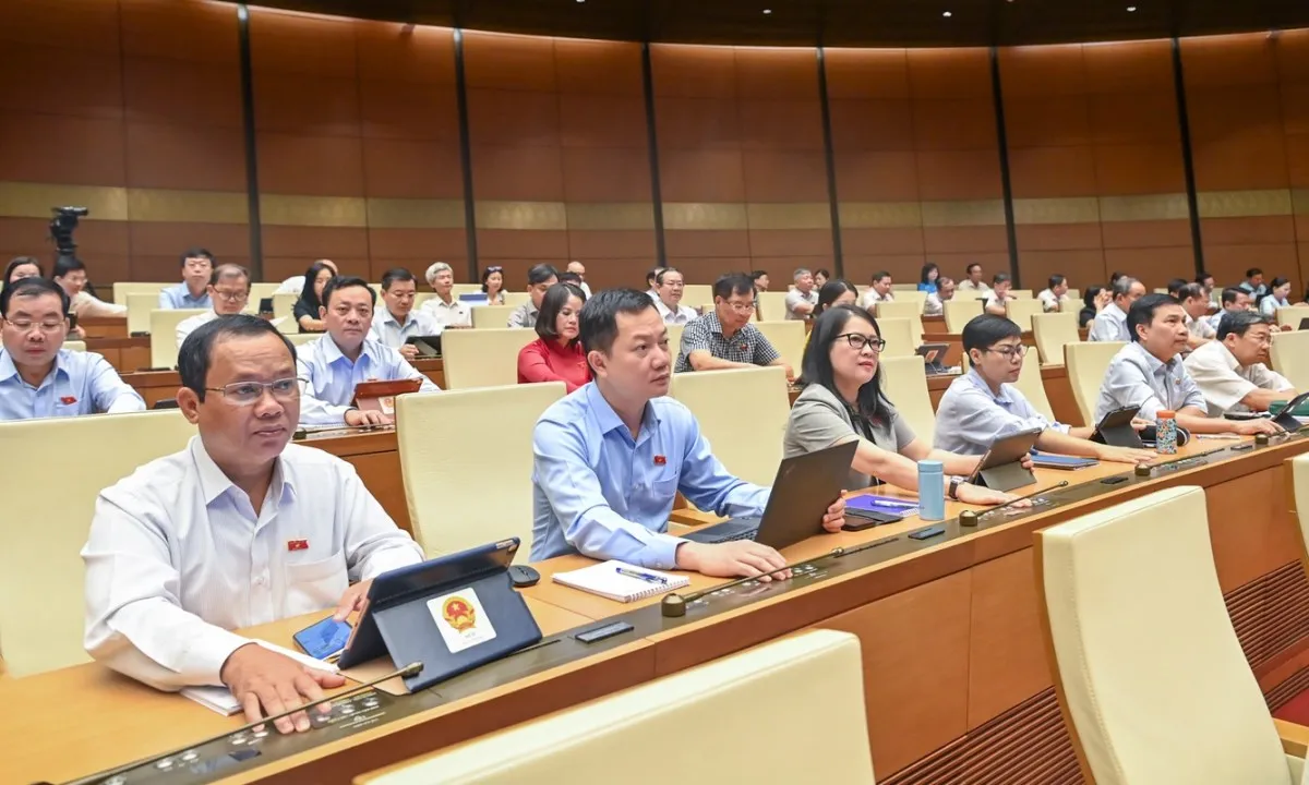 Quốc hội chốt mức hưởng BHTN bằng 60% tiền lương bình quân