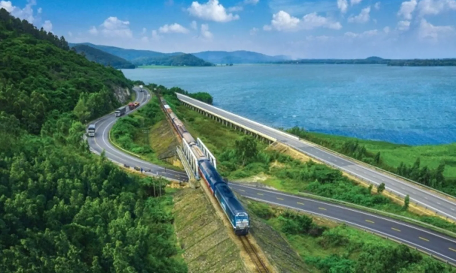 Khẩn trương giải phóng mặt bằng phục vụ dự án đường sắt tốc độ cao Bắc - Nam