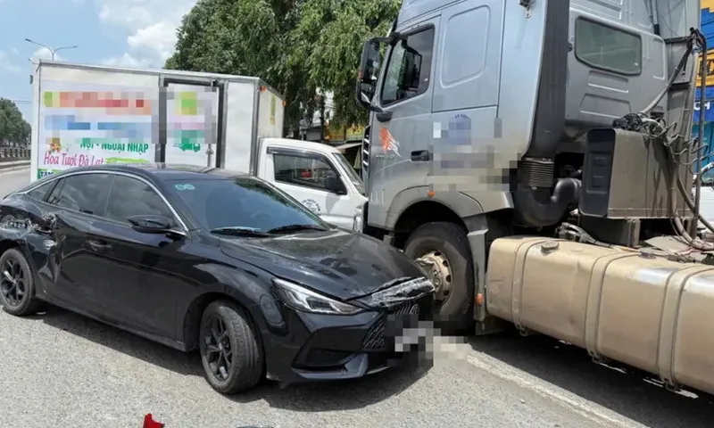 Tai nạn liên hoàn trên Quốc lộ 51 tại Đồng Nai gây ùn tắc giao thông