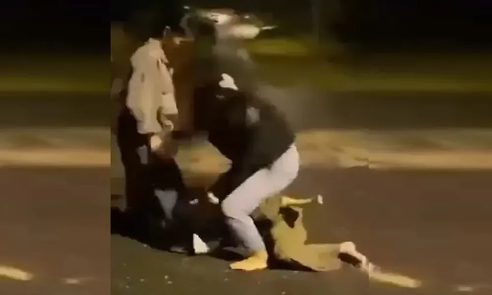 Clip đánh hội đồng ở Kon Tum: Nhóm phụ nữ livestream hành vi bạo lực