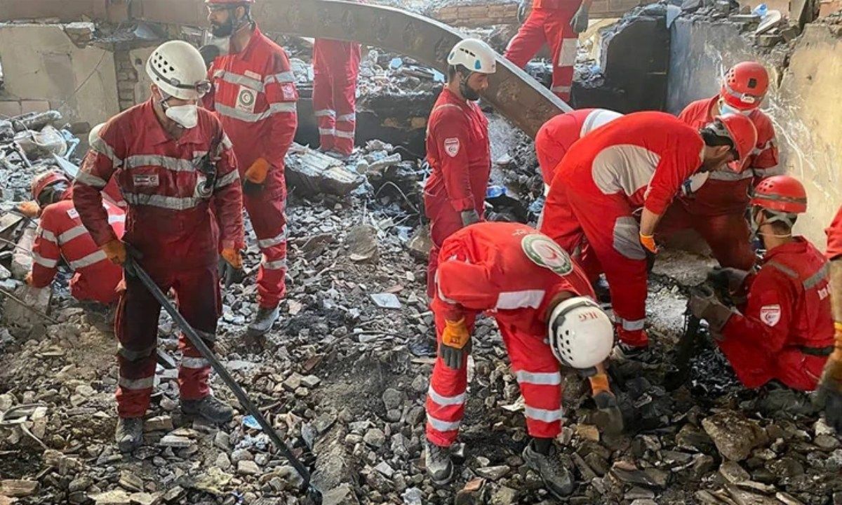 Iran phóng loạt tên lửa mới vào Israel | Cơ sở hạt nhân Natanz bị tấn công