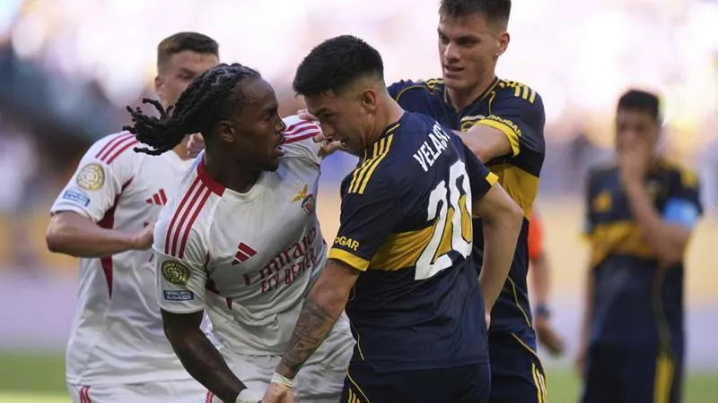 Trận đấu giữa Benfica và Boca Juniors có đến 3 thẻ đỏ. Ảnh: Internet