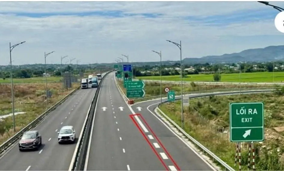 Điều chỉnh vạch kẻ đường tại nút giao Ma Lâm trên cao tốc Vĩnh Hảo – Phan Thiết