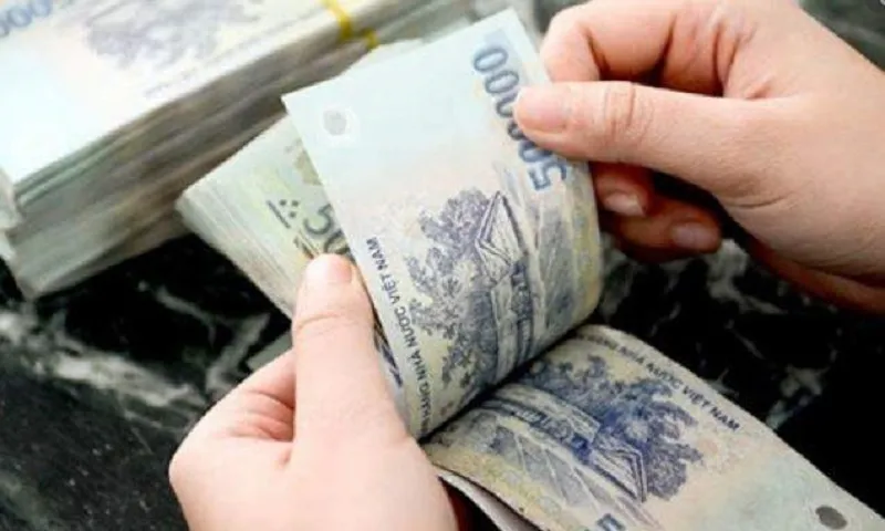 Điểm tin trưa 17/6: Thay đổi về tiền lương tối thiểu vùng từ 1/7 