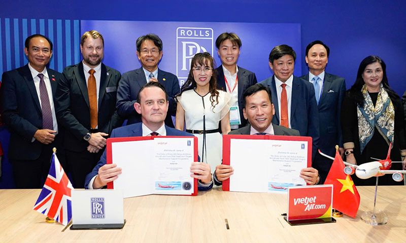 Vietjet ký đặt hàng 40 động cơ Rolls-Royce
