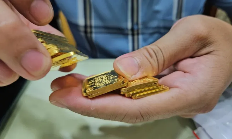 Giá vàng chững lại sau khi lập đỉnh