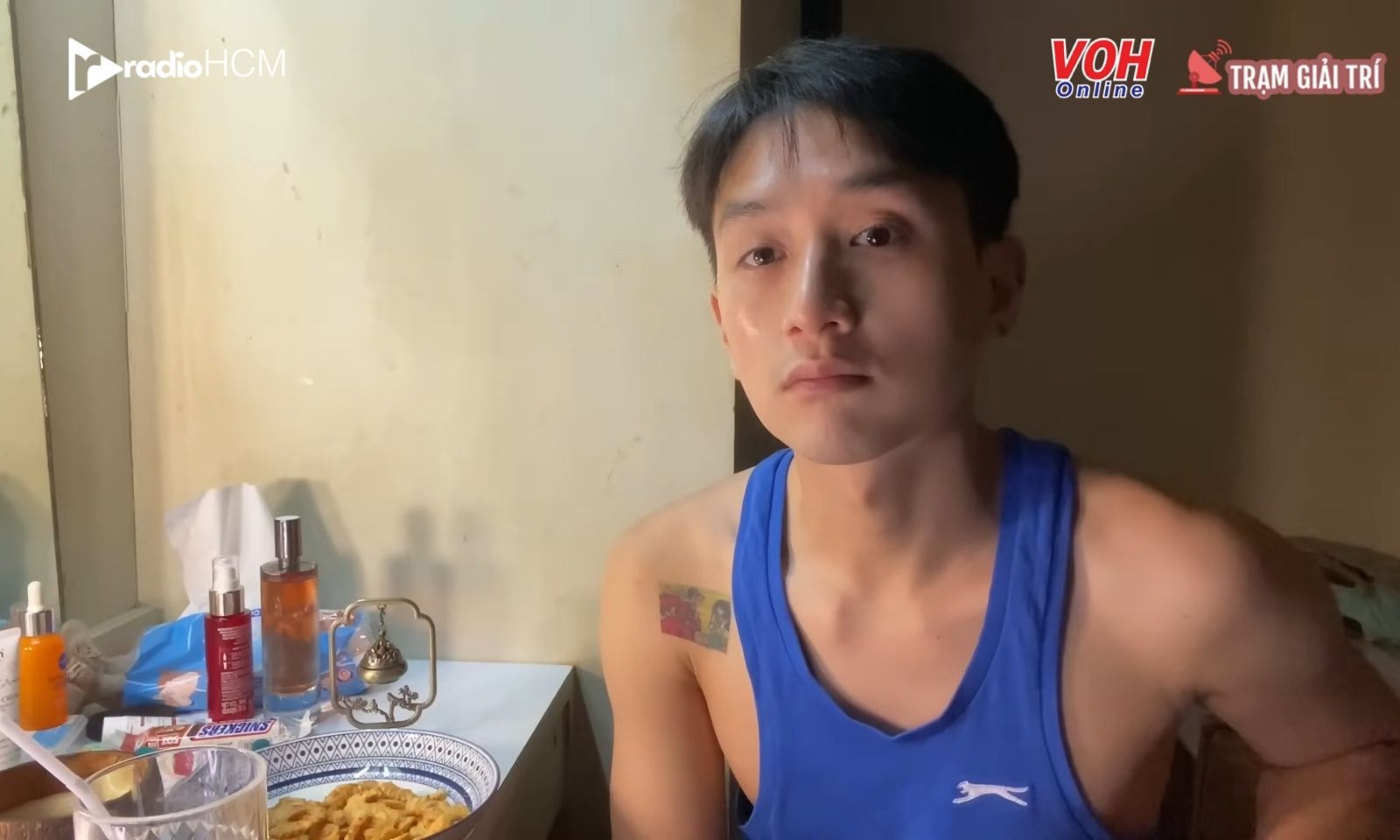 Nam diễn viên bị HIV khiến công chúng bức xúc vì một tin nhắn