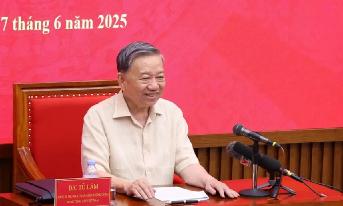 Tổng Bí thư: Cán bộ là cái gốc của mọi công việc