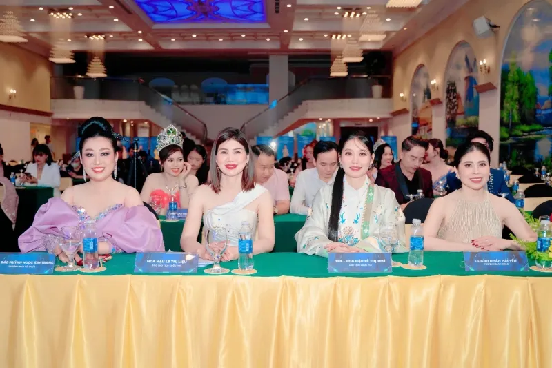 z6713065888019_96fd92fffb4204f20cd0987a2e51ec2b