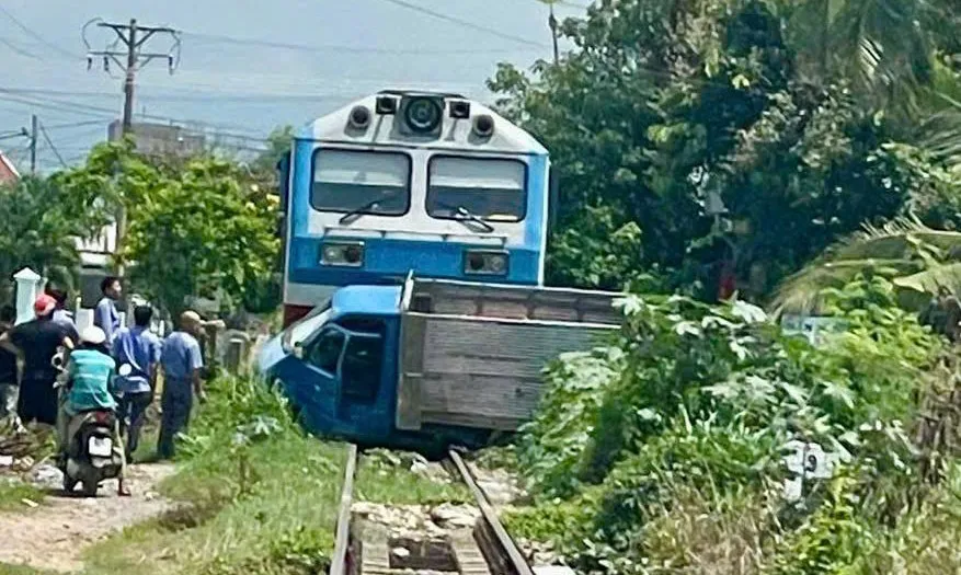 Tai nạn đường sắt tại lối đi tự mở, may mắn không có thương vong