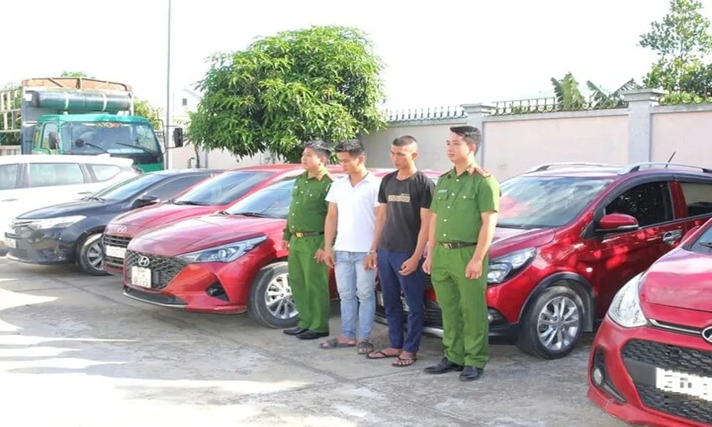 Bắt hai đối tượng thuê 11 xe ô tô rồi mang đi cầm cố 