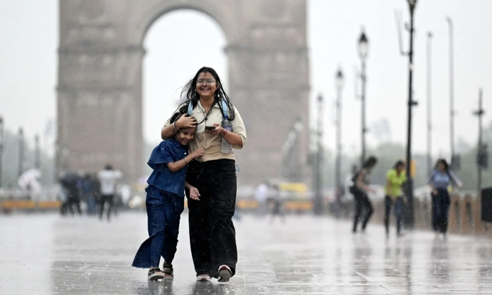 Mưa lớn trút xuống Ấn Độ, ít nhất 18 người thiệt mạng