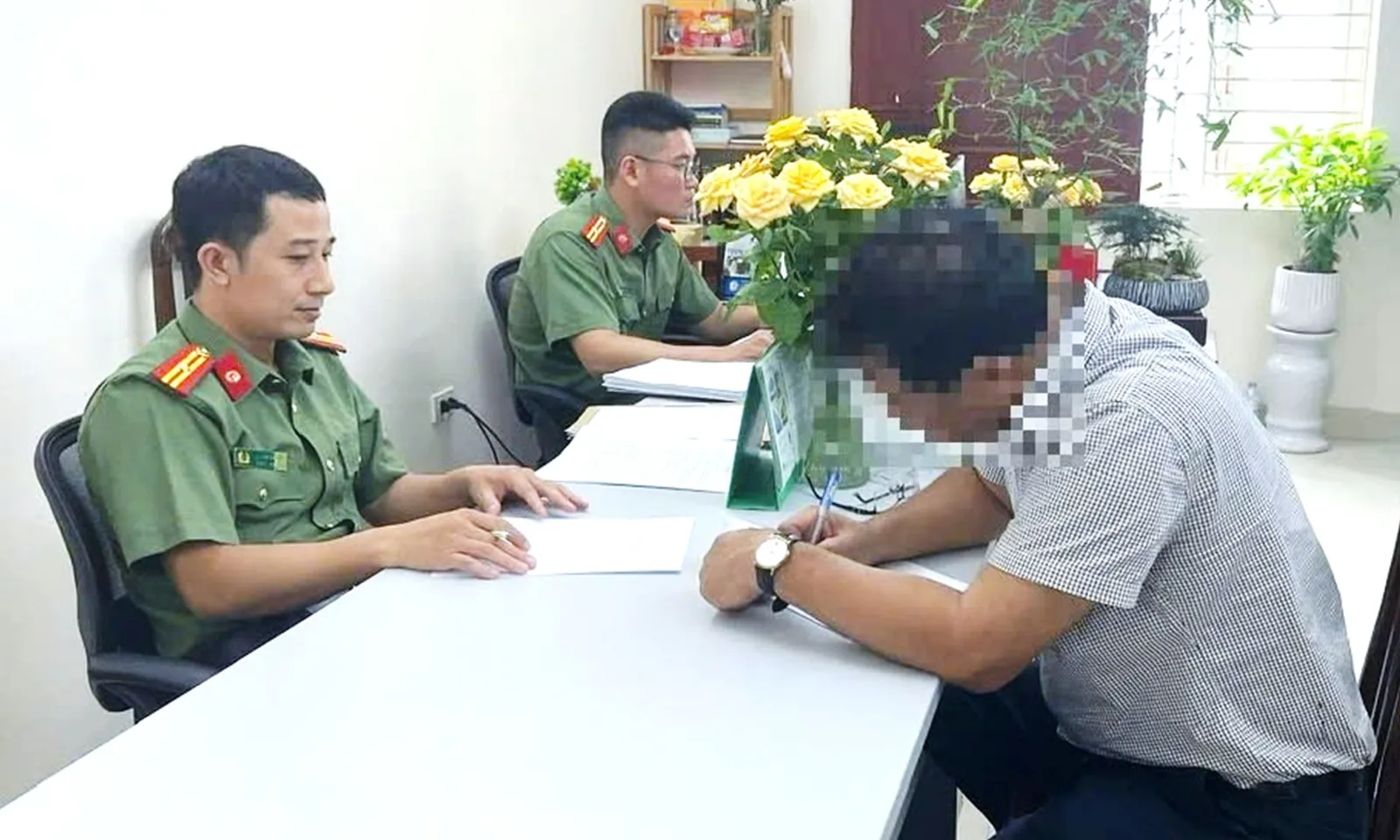 Phạt người đàn ông đăng tin sai sự thật về việc cải tạo vườn hoa Diên Hồng - Đài phun nước Con Cóc