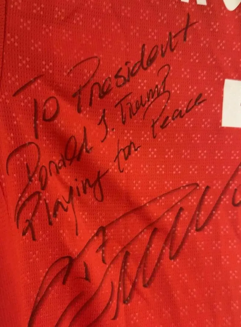 Thông điệp Ronaldo gửi đến Tổng thống Trump. Ảnh: Internet