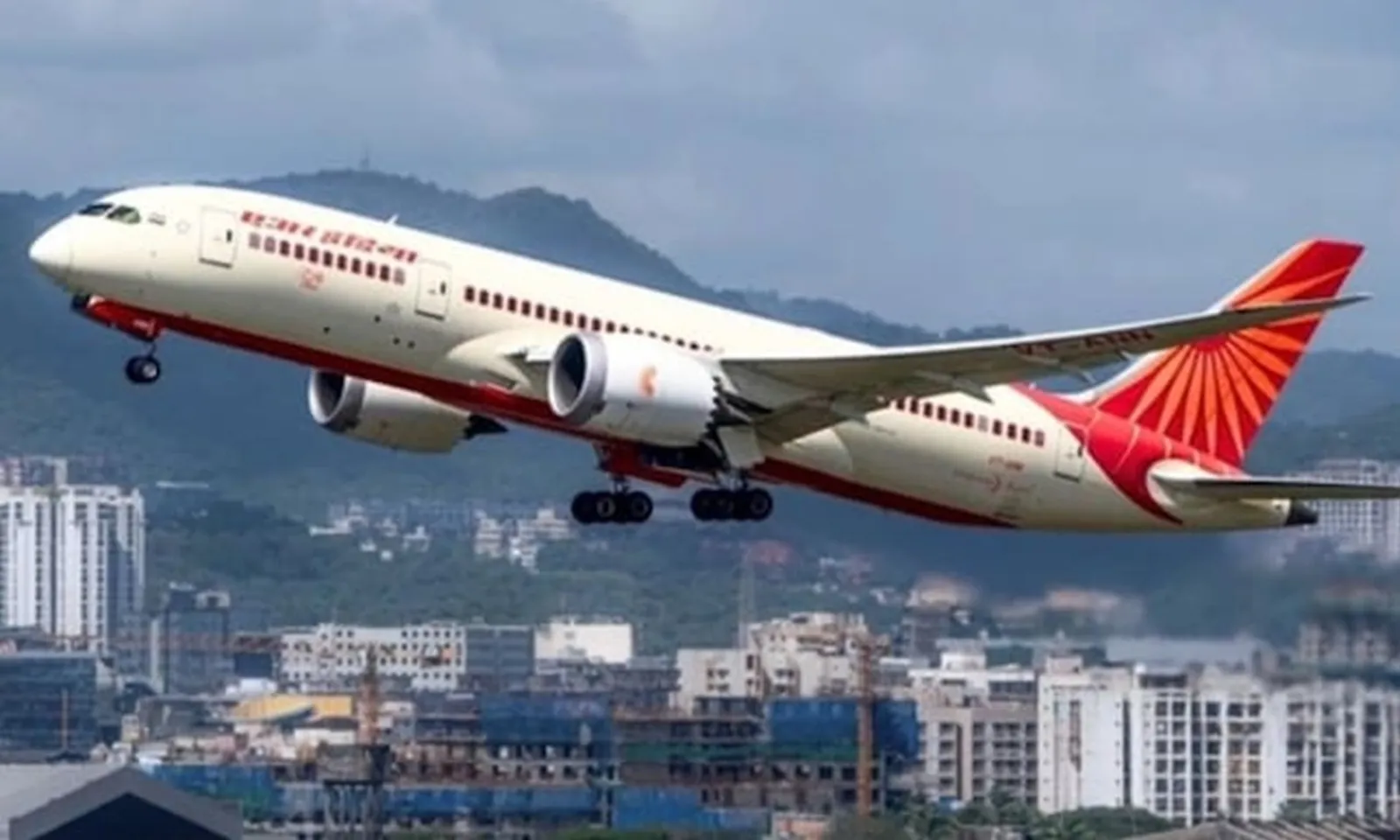 Air India cắt giảm 15% chuyến bay quốc tế đến giữa tháng 7/2025