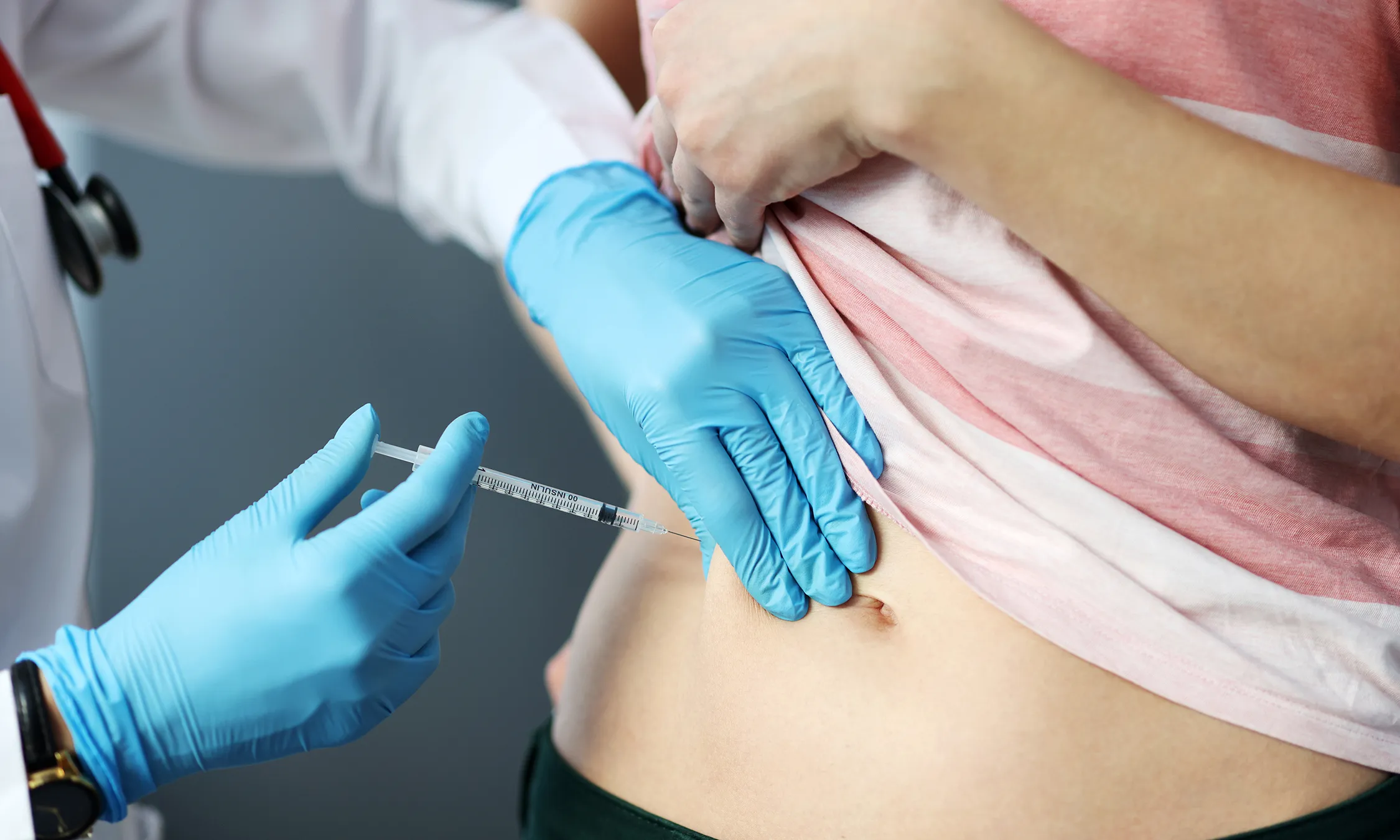 Mỹ phê duyệt thuốc tiêm Lenacapavir: Hy vọng mới trong cuộc chiến chống “căn bệnh thế kỷ”