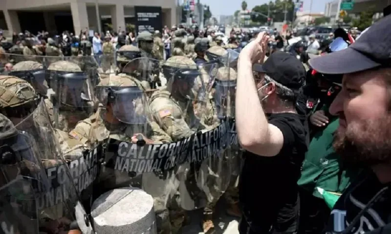 Căng thẳng leo thang ở Los Angeles: Thêm 2.000 binh sĩ Vệ binh Quốc gia được triển khai