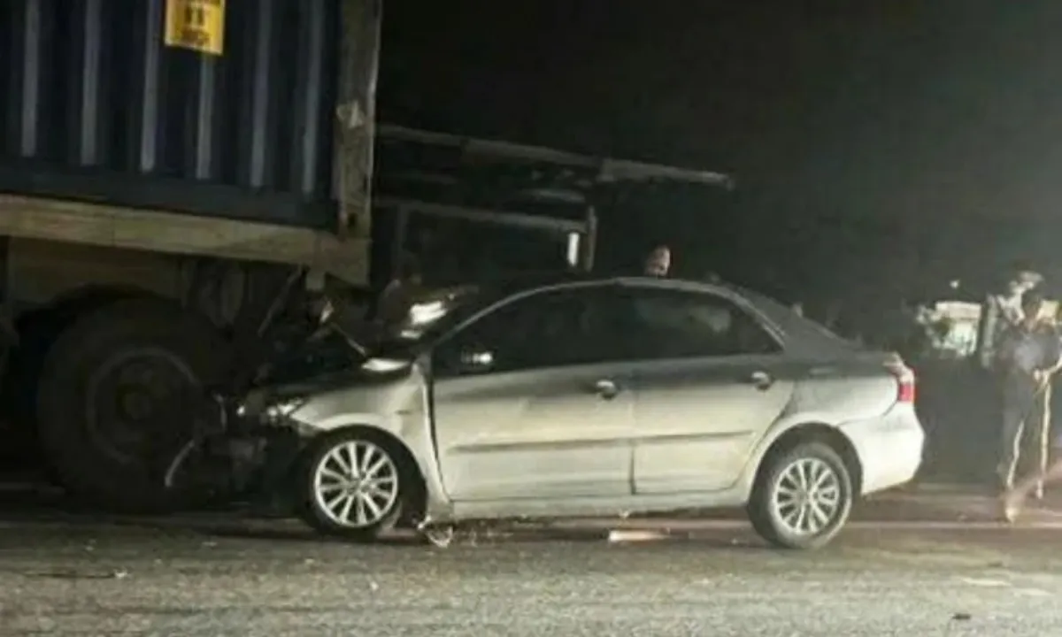 Gia đình 5 người gặp nạn khi đi chơi tối, bé gái 12 tuổi tử vong