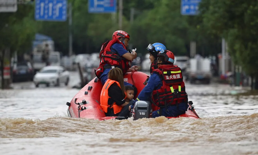 Trung Quốc: Nhiều vùng phát cảnh báo đỏ lũ quét khi vào cao điểm mưa lớn