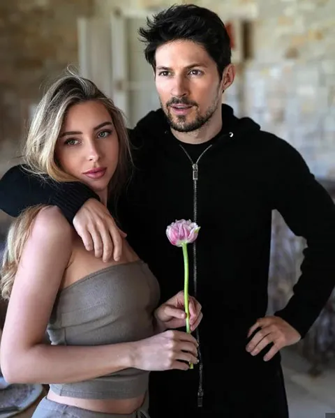 Durov cùng bạn gái Yulia Vavilova