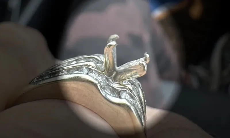 4 giờ tìm ra viên kim cương của hành khách bị rơi ở sân bay Pittsburgh