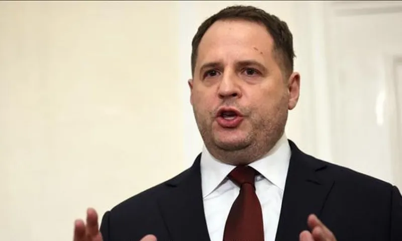 Trợ lý cấp cao của Tổng thống Ukraine bị chê cứng rắn