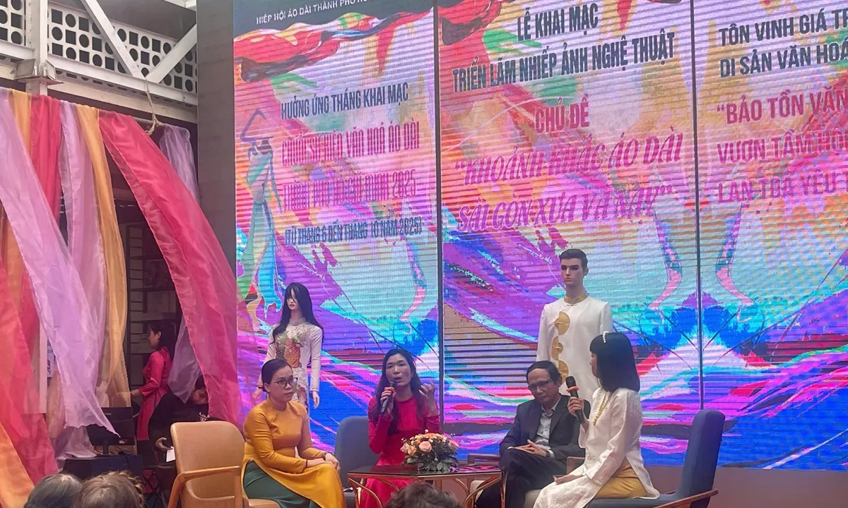 Phát triển du lịch, khám phá văn hóa qua tà áo dài Việt Nam