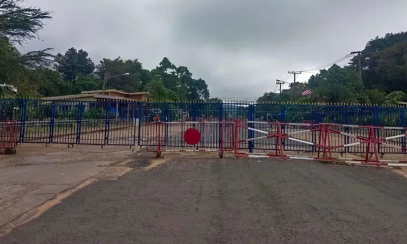 Đóng cửa biên giới với Thái Lan