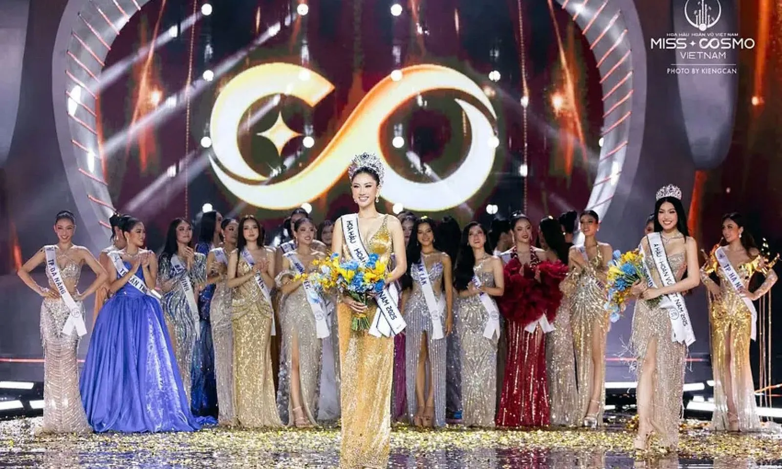 Nguyễn Hoàng Phương Linh đăng quang Hoa hậu Hoàn vũ Việt Nam 2025