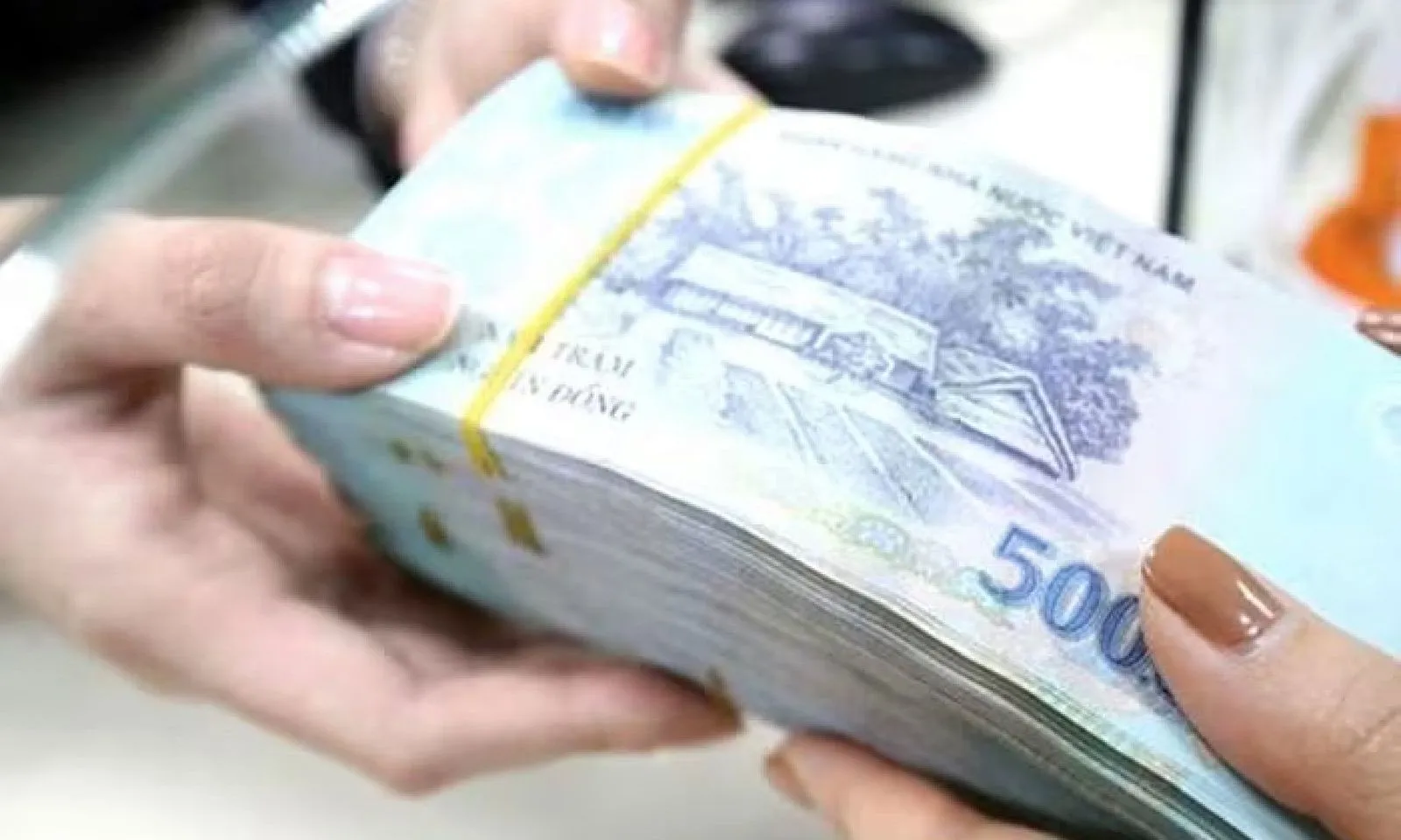 Nguyên phó phòng ngân hàng lừa đảo hàng chục tỷ đồng bằng chiêu đáo hạn ngân hàng