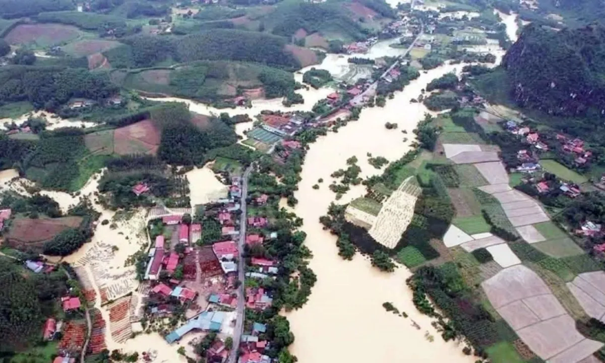 Lạng Sơn chìm trong biển nước: Hàng trăm hộ di dời sau những trận mưa kỷ lục
