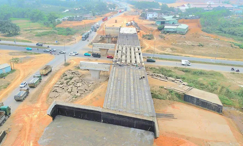 Dịp lễ 19/8 thông xe 6 thành phần cao tốc