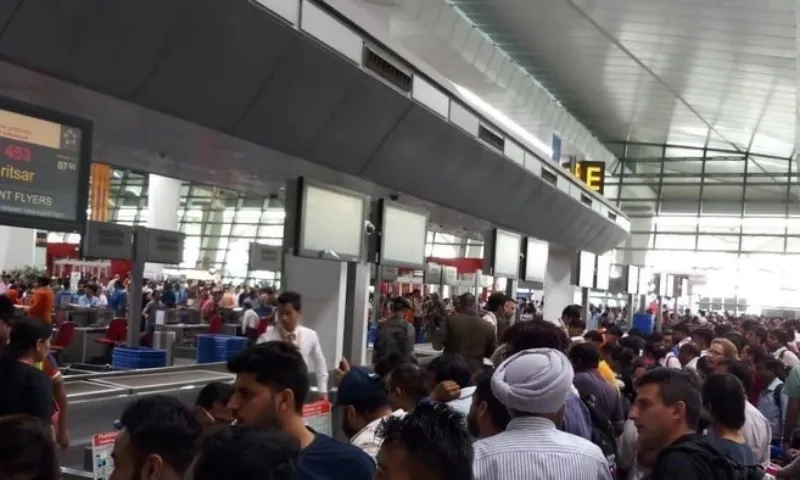 Ấn Độ, Pakistan gia hạn lệnh cấm bay qua không phận