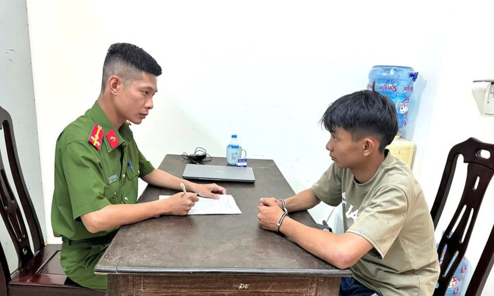 Nghệ An: Bắt giữ nhanh nghi phạm cướp giật điện thoại của hai nữ sinh 