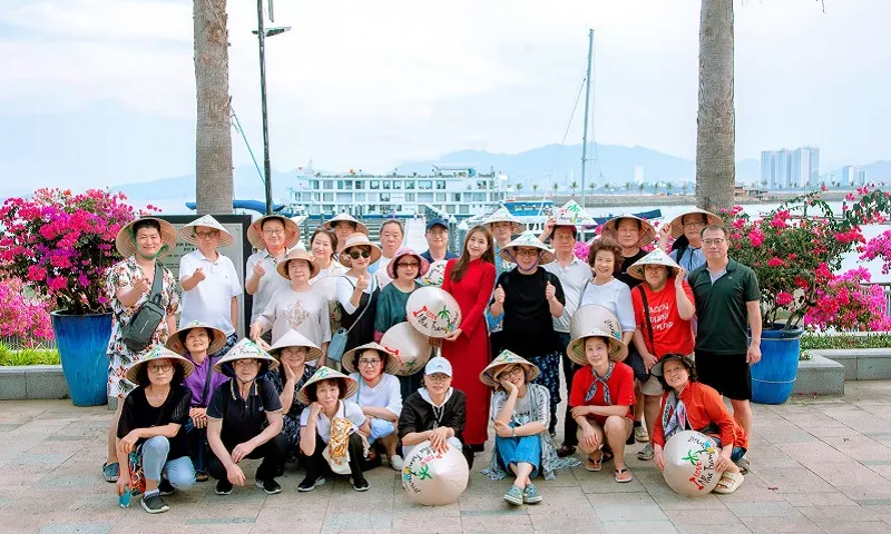 Khách Hàn Quốc du lịch tại Nha Trang - Ảnh baokhanhhoa.vn
