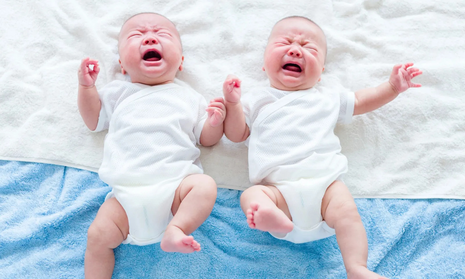 Gần 40% bà mẹ sinh đôi bị trầm cảm sau sinh