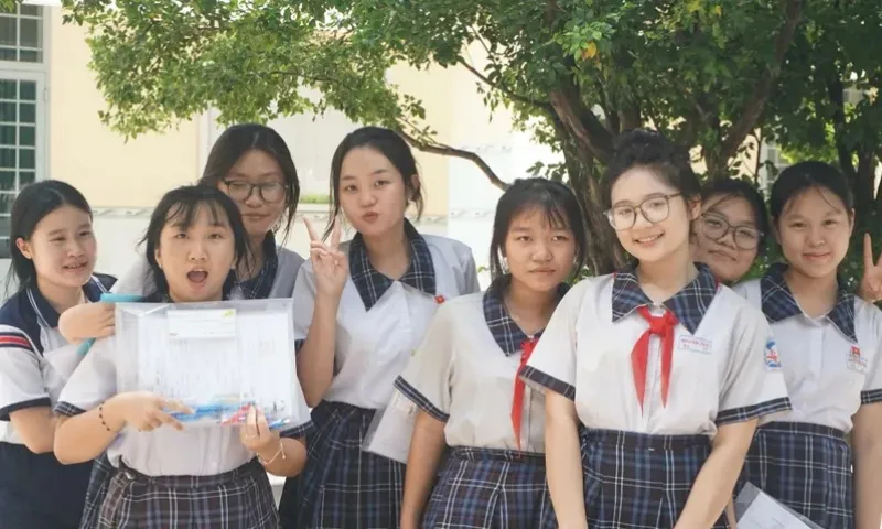 Điểm chuẩn lớp 10 TPHCM có thể tăng nhẹ từ 0,25 đến 1 điểm