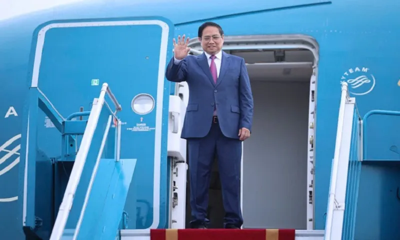 Thủ tướng Phạm Minh Chính lên đường dự Hội nghị WEF 16 Thiên Tân