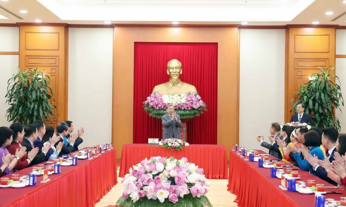 tong-bi-thu-to-lam-gap-mat-nhom-dai-bieu-quoc-hoi-tre-dang-tham-du-ky-hop-thu-9-quoc-hoi-khoa-xv-8111074-1