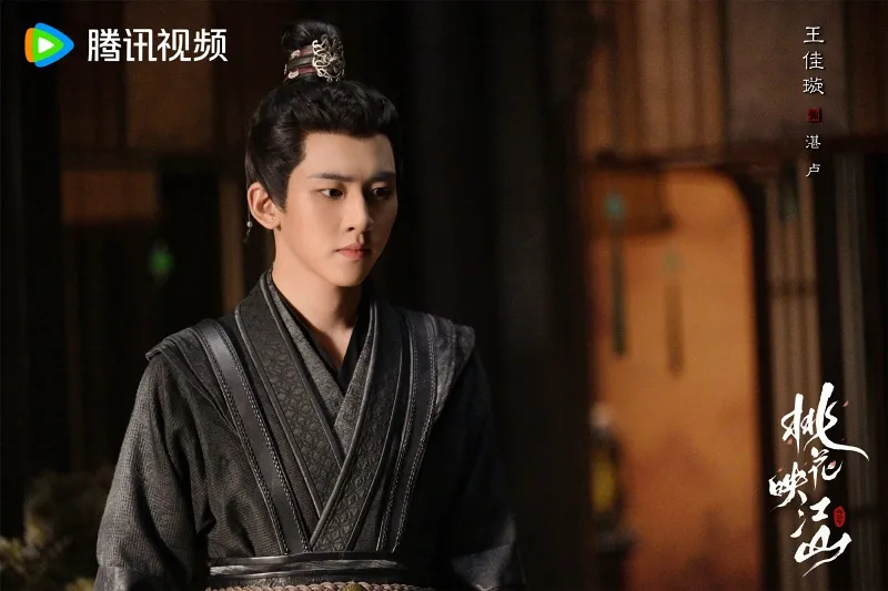 voh-dan-dien-vien-dao-hoa-anh-giang-son-21