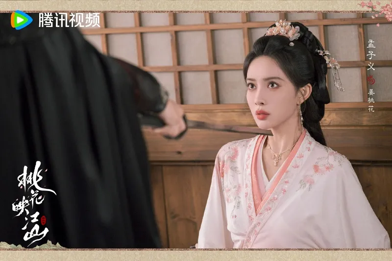 voh-dan-dien-vien-dao-hoa-anh-giang-son-3