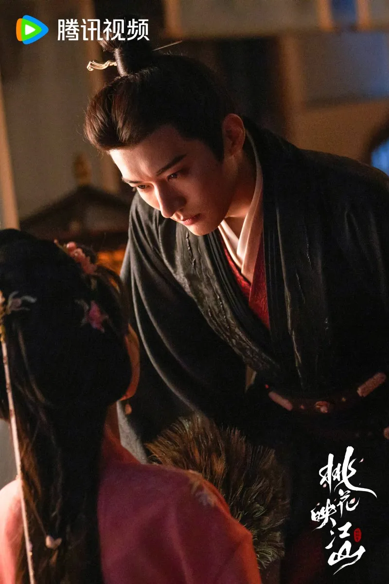 voh-dan-dien-vien-dao-hoa-anh-giang-son-h-2