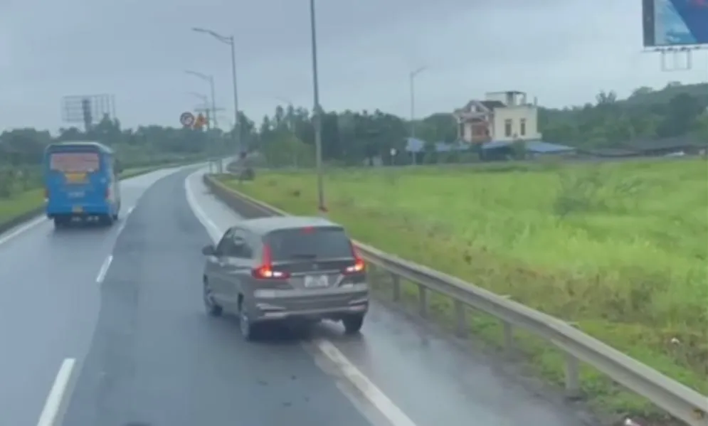 Nữ tài xế bị phạt 35 triệu đồng vì lùi xe trên cao tốc Hà Nội - Thái Nguyên