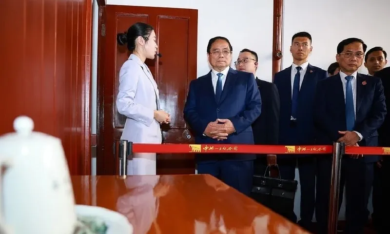 Thủ tướng Phạm Minh Chính thăm Khu di tích khai sinh Đảng Cộng sản Trung Quốc 