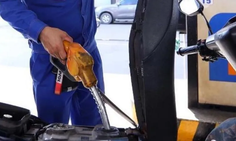 Dự báo giá xăng tiếp tục tăng trong kỳ điều hành 26/6
