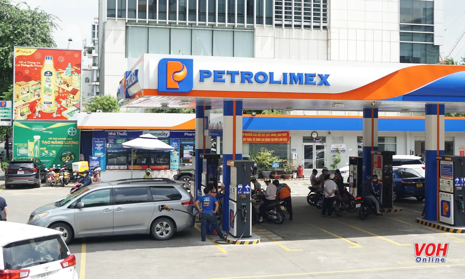 Xăng tiếp tục tăng từ 260 - 290 đồng mỗi lít